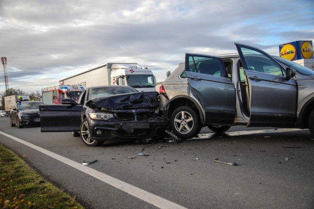 	Heftiger Auffahrunfall mit drei beteiligten Autos auf Wiener Strae bei Marchtrenk