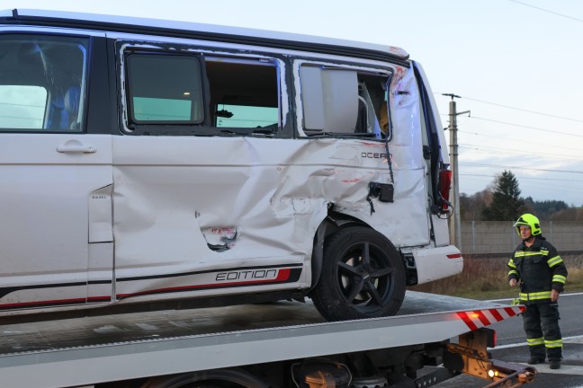 	Gleich zwei Unflle in Redlham: Crash zwischen zwei PKW und Streifkollision mit Feuerwehrfahrzeug