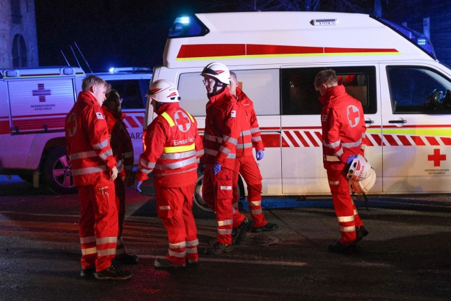 	Schwerer Crash auf Innviertler Strae bei Wallern an der Trattnach