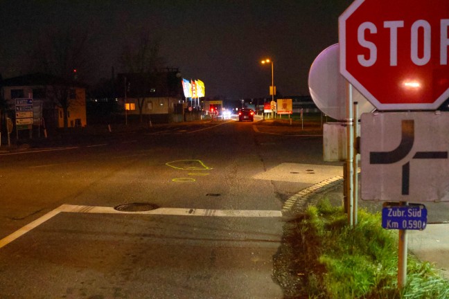 	Unbemerkt: Fugngerin (81) beim Queren der Kremstalstrae in Ansfelden von LKW tdlich berrollt