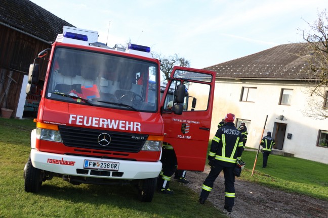 	Kaminbrand: Drei Feuerwehren zu Brand bei einem Bauernhof in Pollham alarmiert