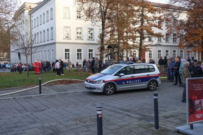 	Groeinsatz fr die Feuerwehr bei Gebudebrand in Ried im Innkreis