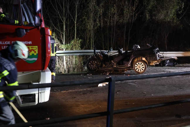 	Tdlicher Frontalcrash: Autolenker starb bei Kollision mit LKW in Micheldorf in Obersterreich