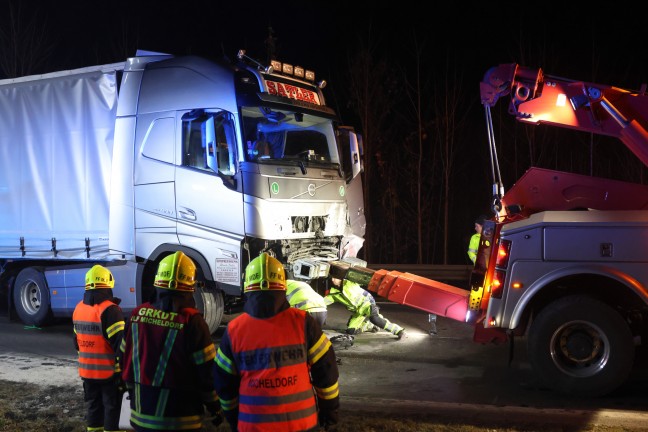 	Tdlicher Frontalcrash: Autolenker starb bei Kollision mit LKW in Micheldorf in Obersterreich