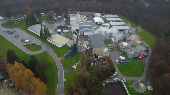 	Brand bei einem Unternehmen in Regau sorgte fr Einsatz zweier Feuerwehren