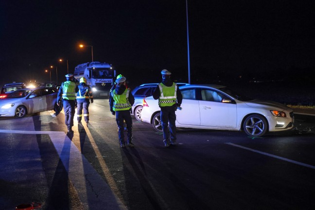 Verkehrsunfall zwischen zwei PKW im Kreuzungsbereich der Wallerner Strae in Pichl bei Wels