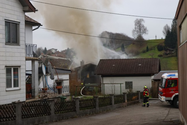 Grobrand bei einem Mehrparteienhaus in Seewalchen am Attersee