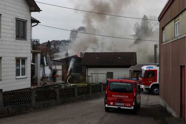 Grobrand bei einem Mehrparteienhaus in Seewalchen am Attersee