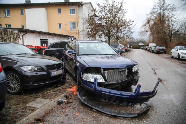 	Grerer Betriebsmittelaustritt nach Verkehrsunfall zwischen zwei PKW in Marchtrenk