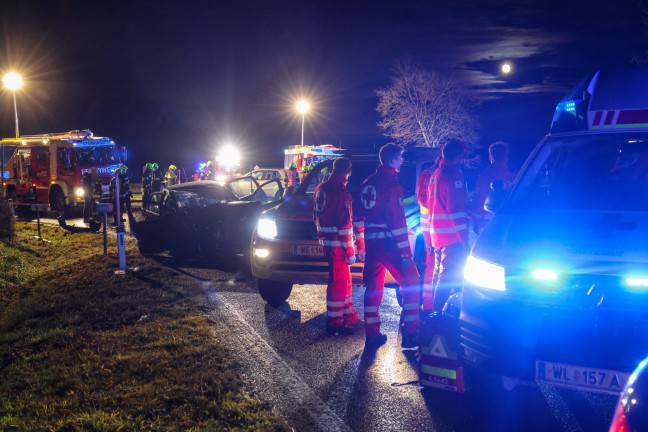 	Vier teils Schwerverletzte bei schwerem Kreuzungscrash auf Pyhrnpassstrae in Steinhaus