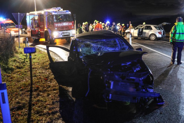 	Vier teils Schwerverletzte bei schwerem Kreuzungscrash auf Pyhrnpassstrae in Steinhaus