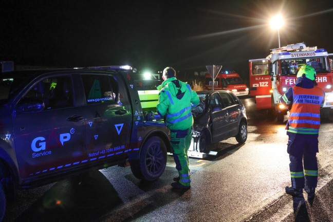 	Vier teils Schwerverletzte bei schwerem Kreuzungscrash auf Pyhrnpassstrae in Steinhaus