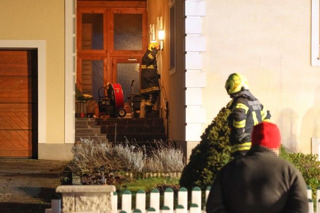 Vier Feuerwehren bei Brand in einer Honigkche im Keller eines Hauses in Ried im Traunkreis