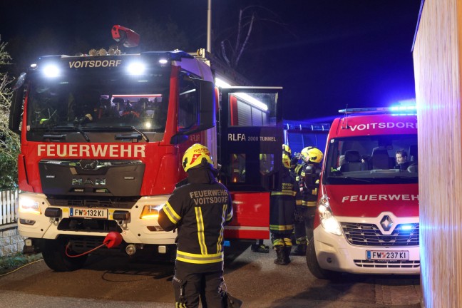 Vier Feuerwehren bei Brand in einer Honigkche im Keller eines Hauses in Ried im Traunkreis