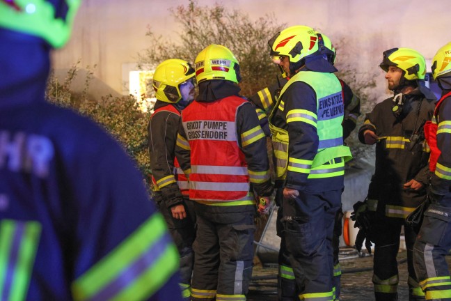 Vier Feuerwehren bei Brand in einer Honigkche im Keller eines Hauses in Ried im Traunkreis