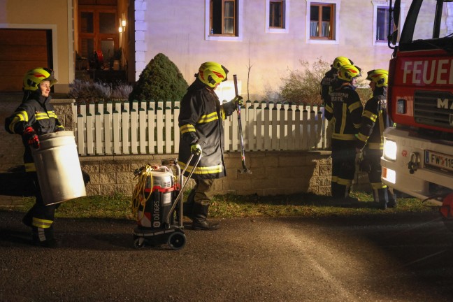 Vier Feuerwehren bei Brand in einer Honigkche im Keller eines Hauses in Ried im Traunkreis