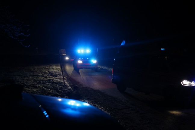 Sturzgeschehen : Feuerwehr, Rettung und Notarzt bei Personenrettung in Oberschlierbach im Einsatz