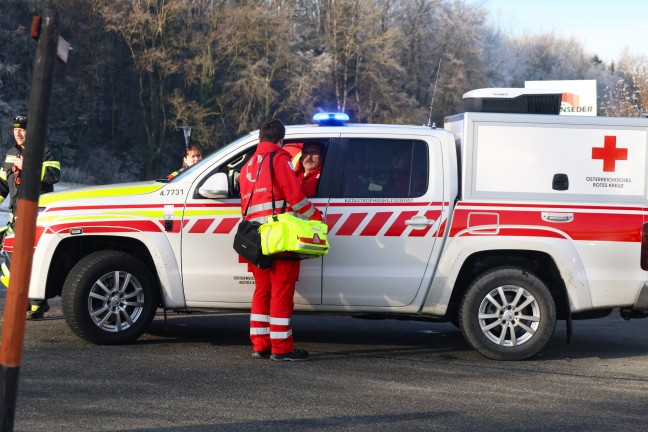 Feuerwehren, Such- und Rettungshunde sowie Drohnen bei Suchaktion in Haag am Hausruck im Einsatz