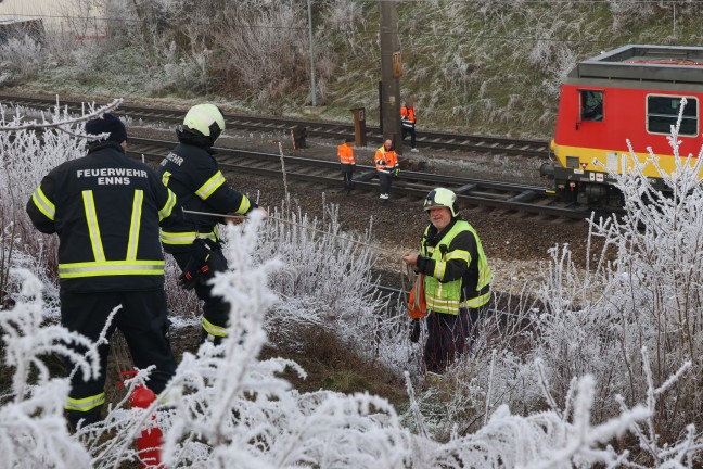 Brand an einem Arbeitszug bei Enns fordert eine verletzte Person