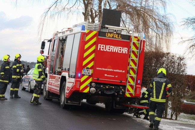 Auto bei Sattledt von Fahrbahn abgekommen und berschlagen