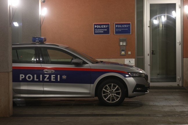 Spritztour: Amtsbekannte Jugendliche entwendeten Auto und donnerten damit bei Marchtrenk gegen Wand