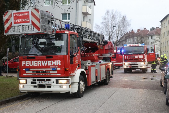 Fnf Verletzte bei Wohnungsbrand in einem Mehrparteienwohnhaus in Eferding