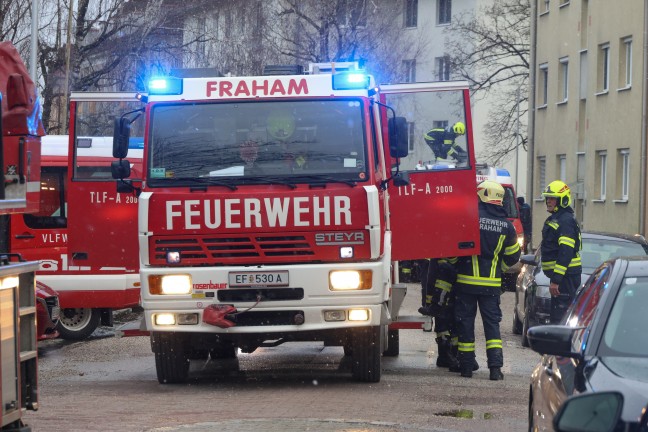 Fnf Verletzte bei Wohnungsbrand in einem Mehrparteienwohnhaus in Eferding