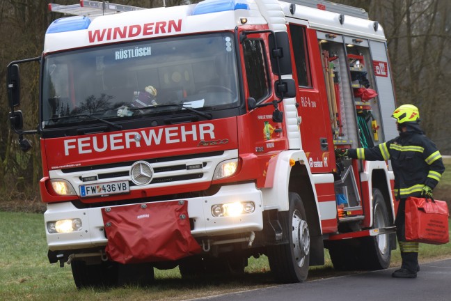 Personenrettung nach schwerem Forstunfall in Desselbrunn