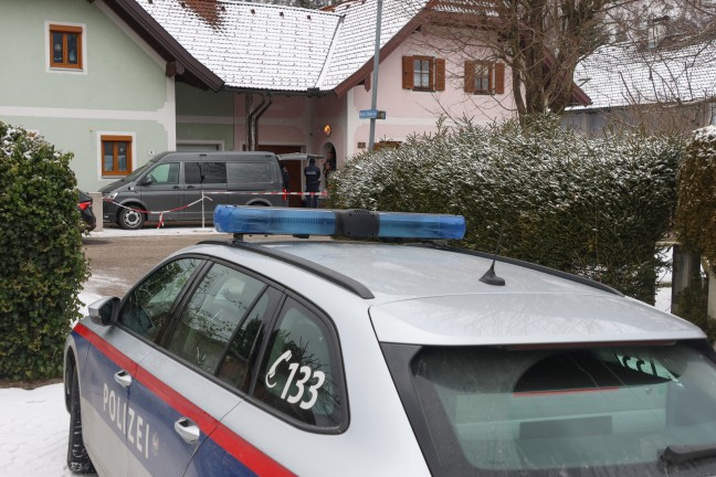 Mordversuch: Groeinsatz der Polizei nach Schssen auf Frau in Ebensee am Traunsee