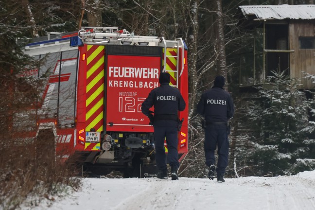 Personenrettung: Suche nach gestrzter Person in einem Waldstck in Krenglbach