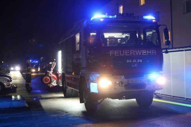 Kuriose Situation bei Balkonbrand in Marchtrenk - Feuerwehr musste um Einlass ins Brandobjekt flehen