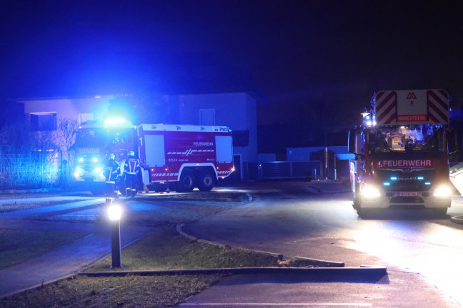 Kuriose Situation bei Balkonbrand in Marchtrenk - Feuerwehr musste um Einlass ins Brandobjekt flehen