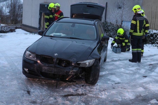 Verkehrsunfall zwischen zwei PKW auf Scharnsteiner Strae in Scharnstein endet glimpflich