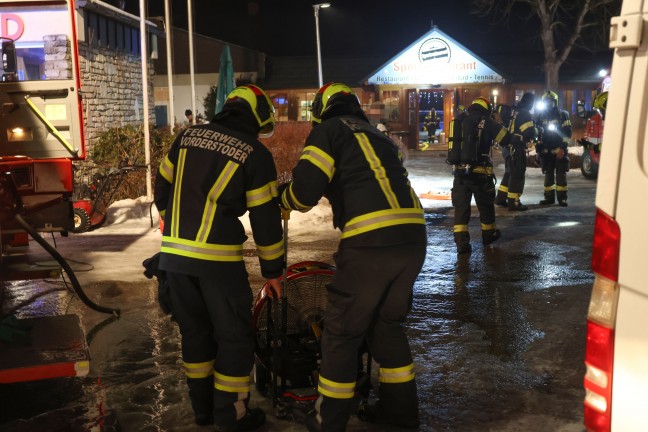 Brand im Freibad: Einsatzkrfte zweier Feuerwehren in Hinterstoder im Einsatz