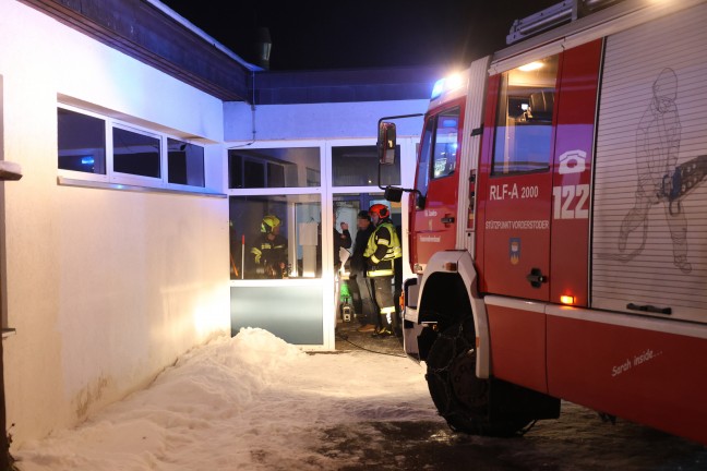 Brand im Freibad: Einsatzkrfte zweier Feuerwehren in Hinterstoder im Einsatz