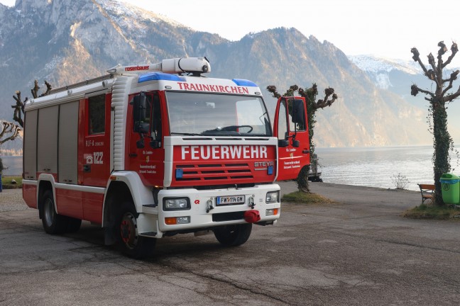 Tragischer Ausgang: Abgngiger (76) bei Suchaktion bei Traunkirchen leblos aus Traunsee geborgen