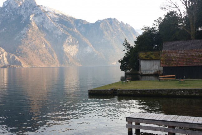 Tragischer Ausgang: Abgngiger (76) bei Suchaktion bei Traunkirchen leblos aus Traunsee geborgen