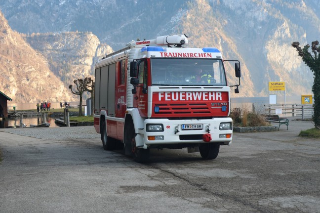 Tragischer Ausgang: Abgngiger (76) bei Suchaktion bei Traunkirchen leblos aus Traunsee geborgen