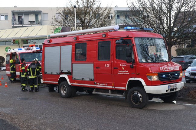 Fnf Feuerwehren bei Dachstuhlbrand an einem Wohnhaus in Pinsdorf im Einsatz