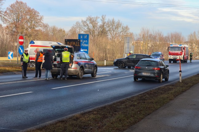 Verkehrsunfall zwischen zwei Autos im Bereich der Autobahnanschlussstelle in Enns