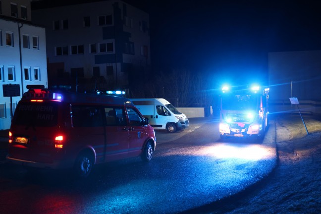 Nchtlicher Einsatz dreier Feuerwehren bei Brand in einer Betreuungseinrichtung in Leonding