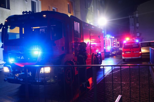 Nchtlicher Einsatz dreier Feuerwehren bei Brand in einer Betreuungseinrichtung in Leonding