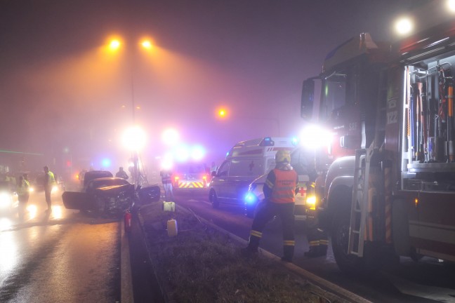 Verfolgungsjagd endet an Straensperre in Traun mit schwerem Crash und fnf teils Schwerverletzten