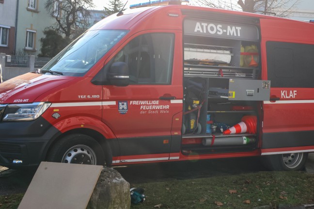 Fenster eingeschlagen: Sicherungseinsatz der Feuerwehr bei leerstehendem Gebude in Wels-Innenstadt