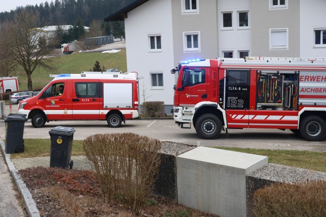 Vier Feuerwehren bei Brand im Keller eines Mehrparteienwohnhauses in Waldkirchen am Wesen im Einsatz