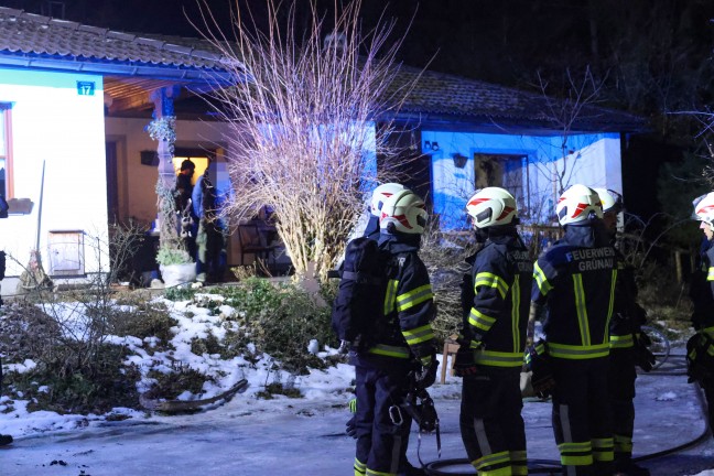 Kaminofen angeheizt: Einsatz der Feuerwehr bei Brand in einem Wohnhaus in Grnau im Almtal