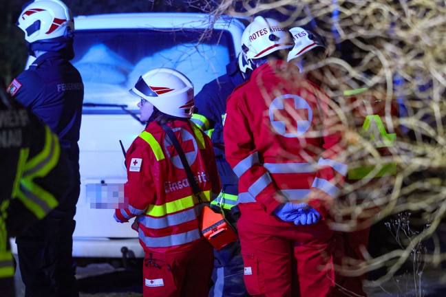 Kaminofen angeheizt: Einsatz der Feuerwehr bei Brand in einem Wohnhaus in Grnau im Almtal