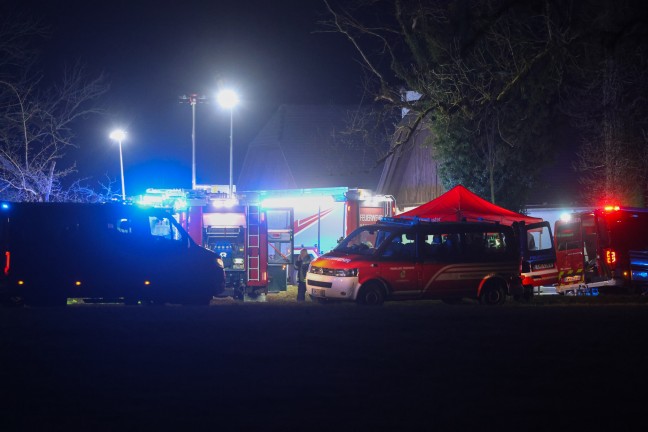 Explosion: Vier Feuerwehren nach Gasexplosion in einem Haus in Altmnster im Einsatz