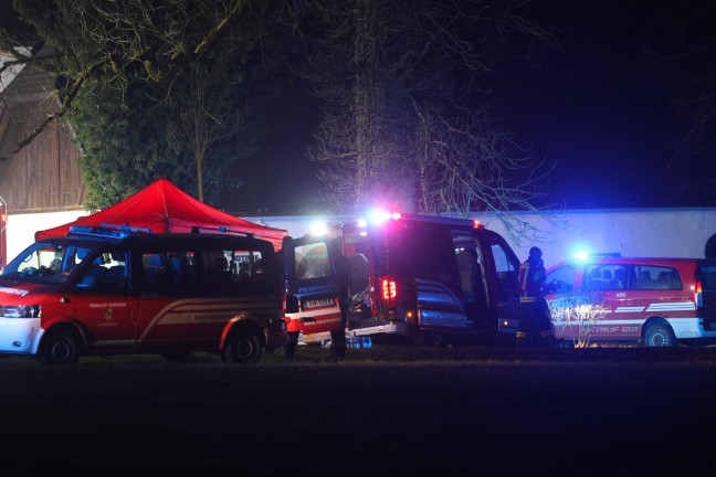 Explosion: Vier Feuerwehren nach Gasexplosion in einem Haus in Altmnster im Einsatz