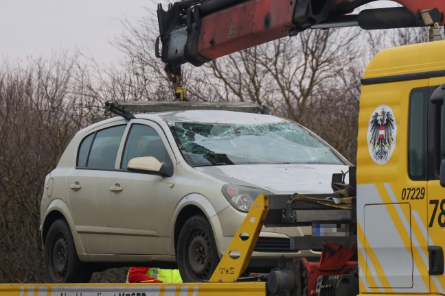 Autoberschlag auf Kremstalstrae bei Ansfelden endet glimpflicher als anfangs befrchtet